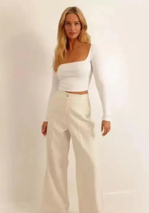 White long-sleeve ribbed crop top