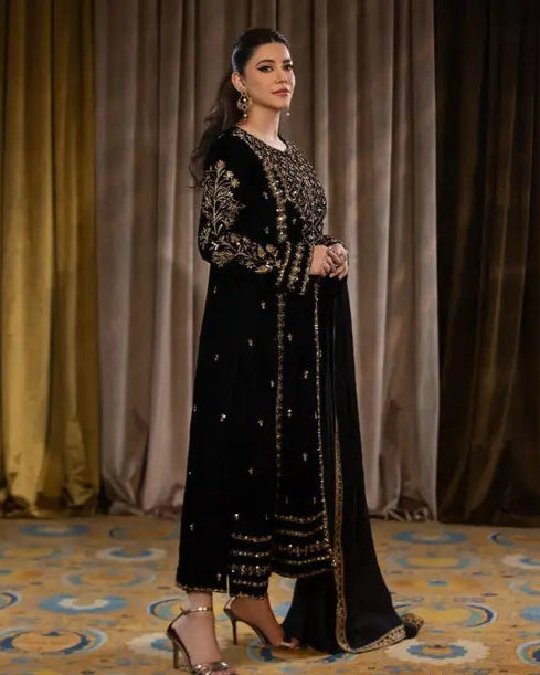 Luxurious Black Zari Work Ethnic Set